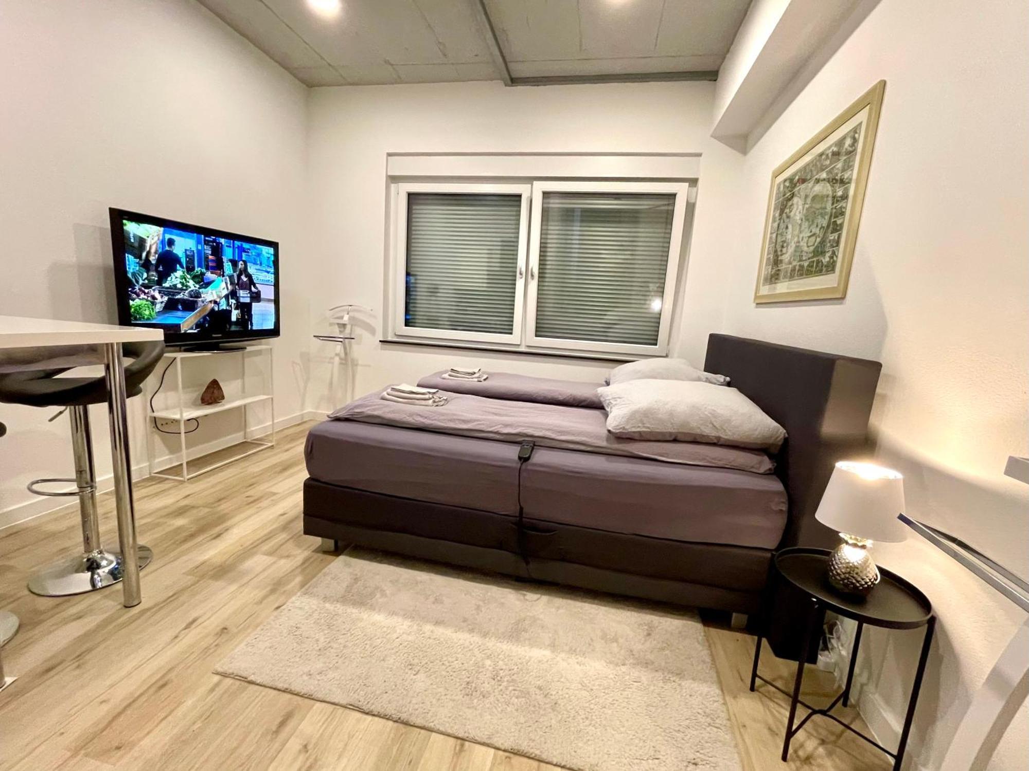 Neu Wunderschoenenes Weisses Apartament Am Schloessle Zentrum Goldstadt Pforzheim Exterior foto