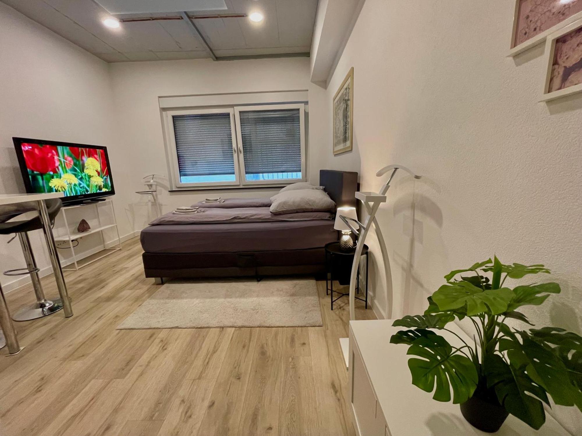 Neu Wunderschoenenes Weisses Apartament Am Schloessle Zentrum Goldstadt Pforzheim Exterior foto