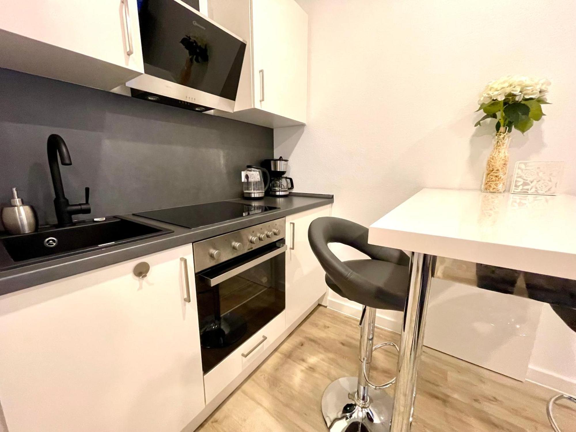 Neu Wunderschoenenes Weisses Apartament Am Schloessle Zentrum Goldstadt Pforzheim Exterior foto